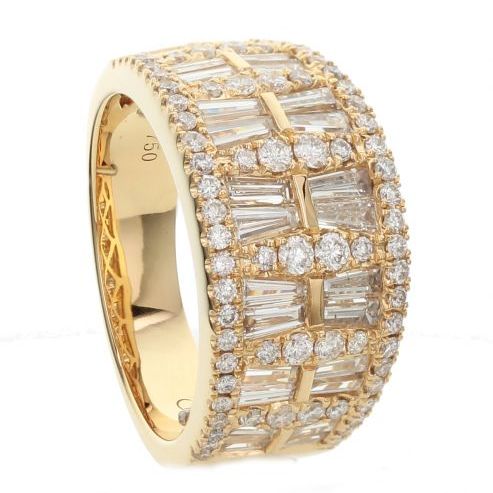 DIAMOND FASHION RING WITH ROUND AND BAGUETTE DIAMONDS